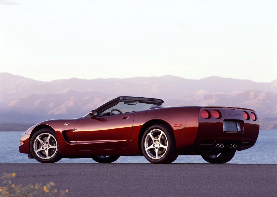  Chevrolet Corvette 1998 года  (фото 17 из 84)